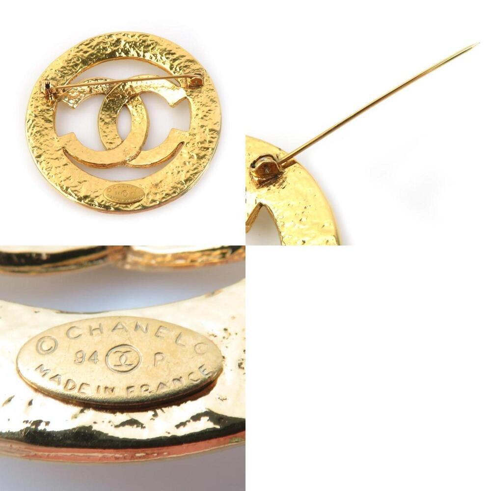 CHANEL Authentic Gold Logo Brooch - Picture 5 of 5